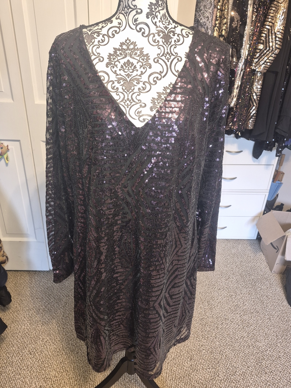 NWT City Chic Purple Sequin V-Neck Long Sleeve Dress